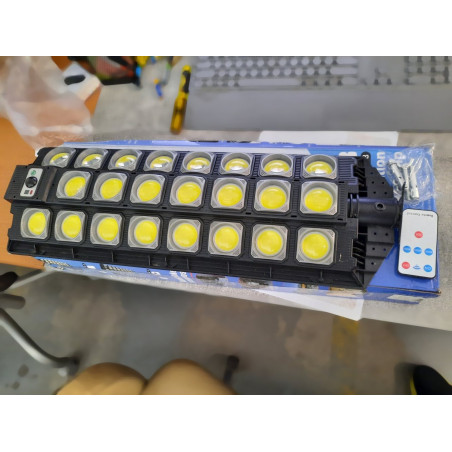 Gatvės šviestuvas su saulės elementu SL4015 1500 W (Prekė su defektu 9902608)