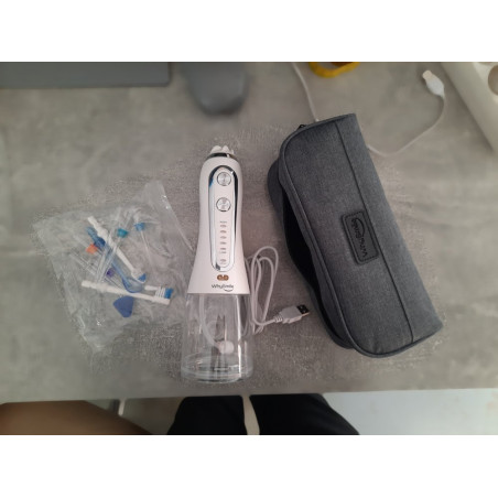 Įkraunamas nešiojamas irigatorius HF-11 + 9 antgaliai (Prekės su defektu 9902749)