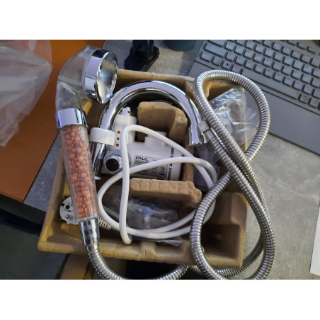 Momentinis vandens šildytuvas su dušu PROFI LCD KATLA-4 (Prekė su defektu 9902954)