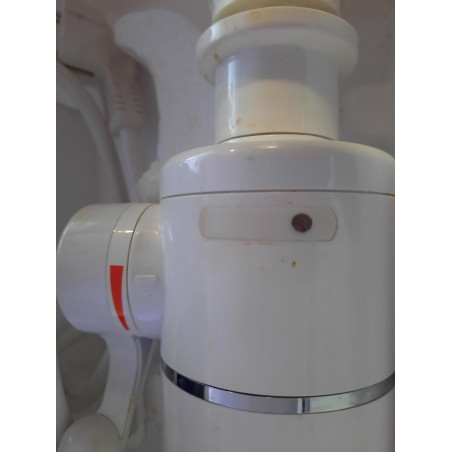 Momentinis vandens šildytuvas 3000 W PROFI STROKKUR-2 (Prekė su defektu 9902955)