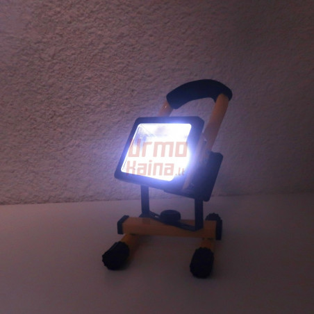 Pakraunamas pastatomas LED prožektorius S05