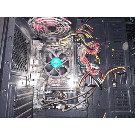 Stacionarus kompiuteris su motinine plokšte Gigabyte GA-H110M-H, maitinimo bloku XN051 ir procesoriumi