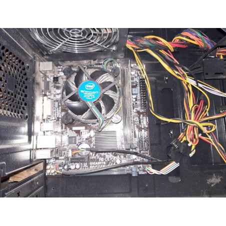 Kompiuteris su motinine plokšte Gigabyte GA-H110M-SDV,maitinimo bloku 400W ir procesoriumi (Prekė su defektu 9903071)