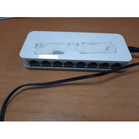Tinklo komutatorius D-Link DES-108 (Prekė su defektu 9903101)