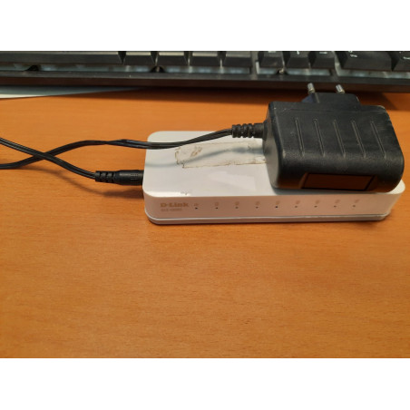 Tinklo komutatorius D-Link DES-108 (Prekė su defektu 9903101)