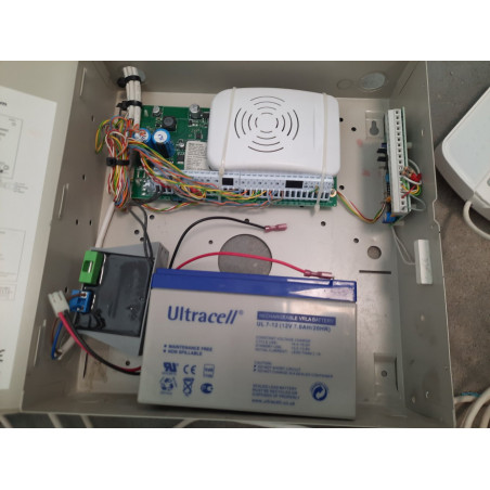 Apsaugos sistema DSC PC1832 H (Prekė su defektu 9903105)