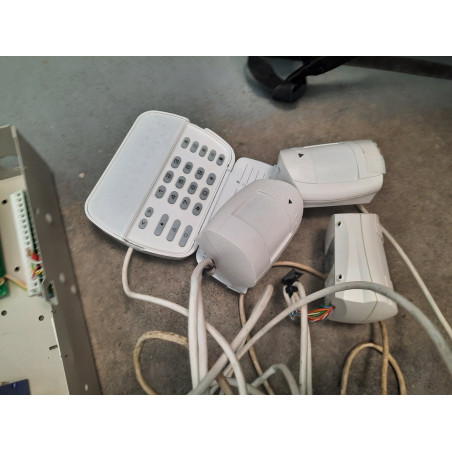 Apsaugos sistema DSC PC1832 H (Prekė su defektu 9903105)